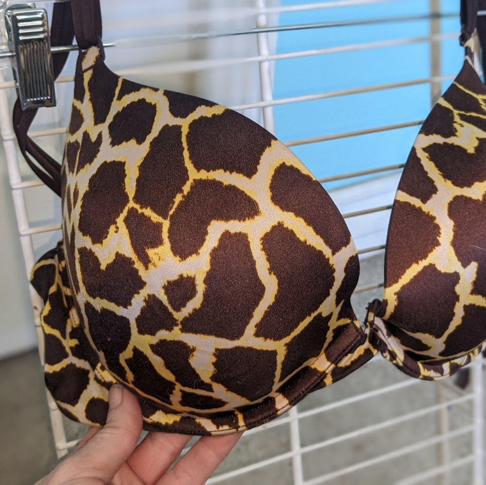 Victoria secret push up padded bra  34DF